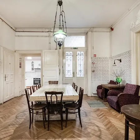 Baroque & Coworking Hostel Βουδαπέστη