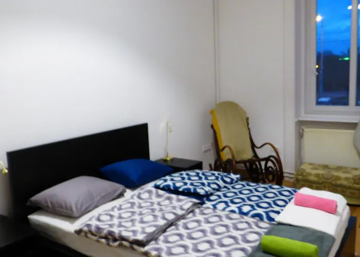 Baroque & Coworking 호스텔 *