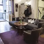 بيت شباب Baroque & Coworking *