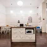 بيت شباب Baroque & Coworking *