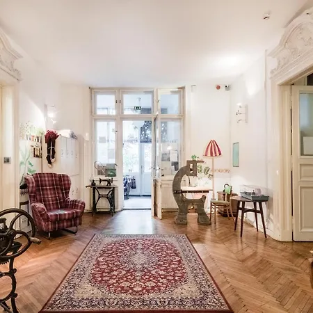Hostel Baroque & Coworking Budapest