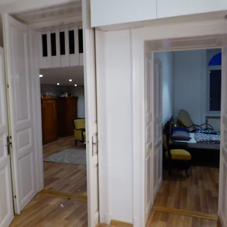 Baroque & Coworking Hostel *