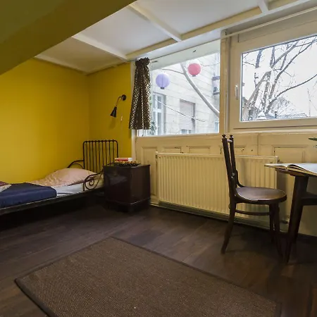 Baroque & Coworking Hostel