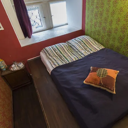 Baroque & Coworking Hostel *