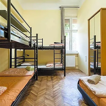Hostel Baroque & Coworking Budapest