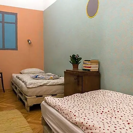 Baroque & Coworking Hostel