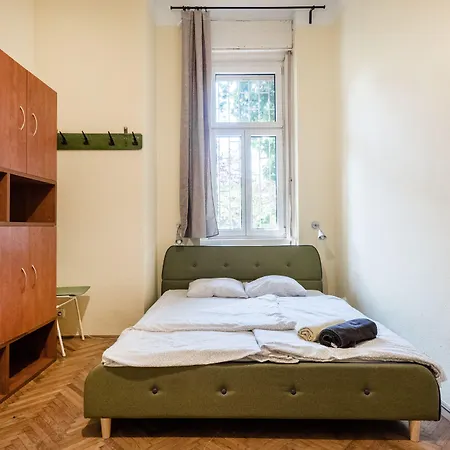 Baroque & Coworking Hostel