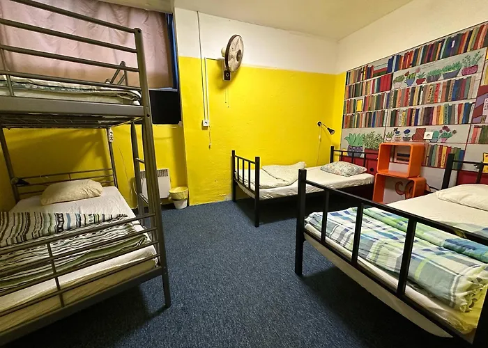 Baroque & Coworking Hostel