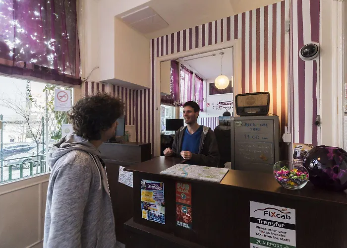 Baroque Hostel&coworking * Budapest