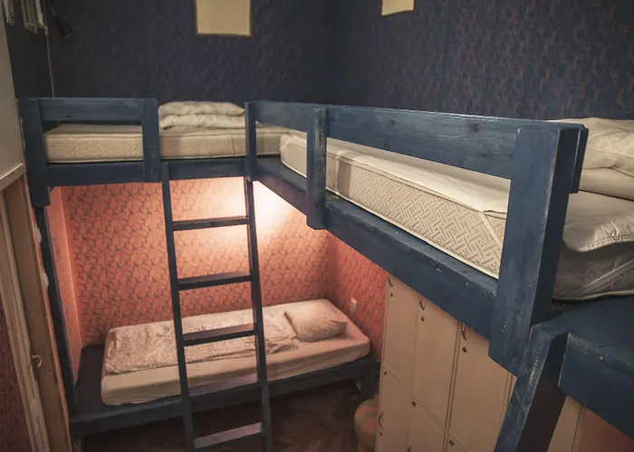 Baroque & Coworking Hostel *