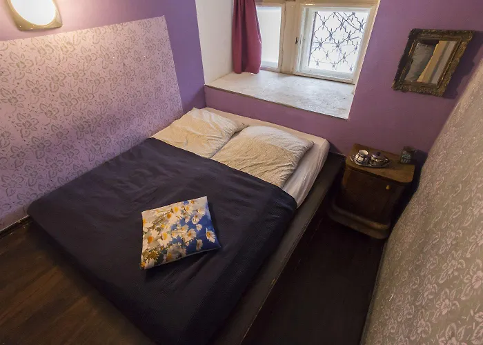 Baroque & Coworking Hostel *