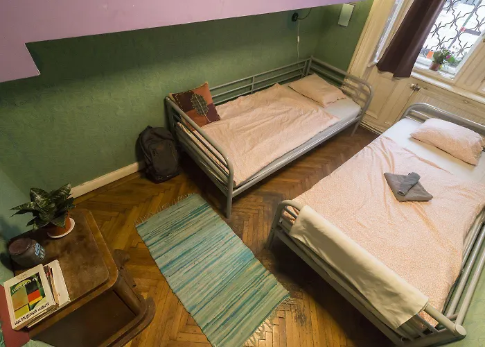 Baroque Hostel&coworking *