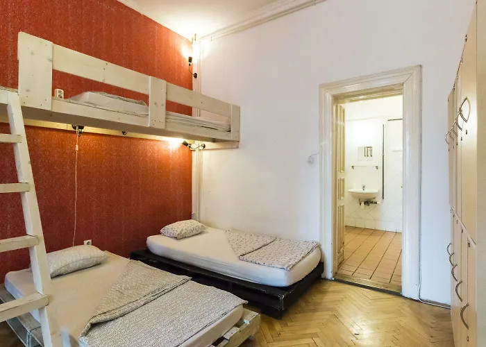 Baroque & Coworking Hostel