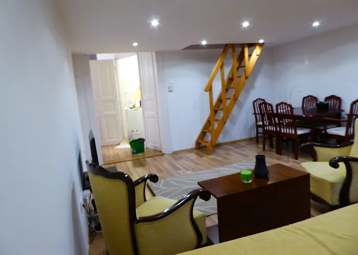 Baroque Hostel&coworking * Budapest