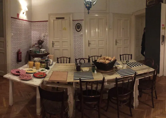 Baroque Hostel&coworking Budapest