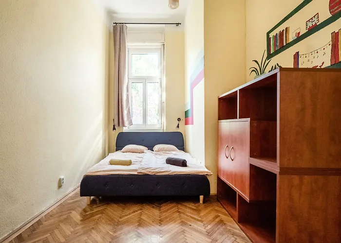 Baroque & Coworking Hostel *