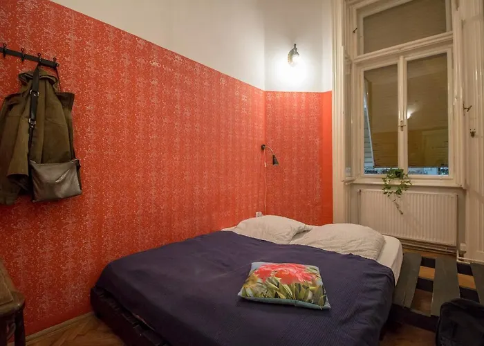 Hostel Baroque & Coworking *