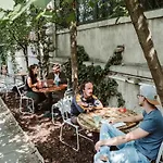 Baroque Hostel&coworking Hostal