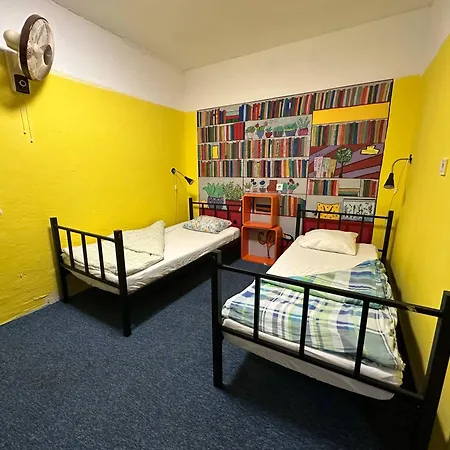 Baroque Hostel&coworking * Budapest