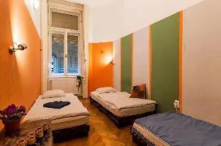 Hostel Baroque & Coworking Budapest