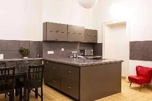 Baroque & Coworking Hostel