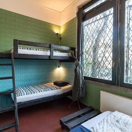 Baroque & Coworking Hostel