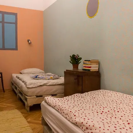 Hostel Baroque & Coworking