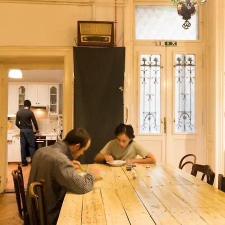 Baroque & Coworking 호스텔