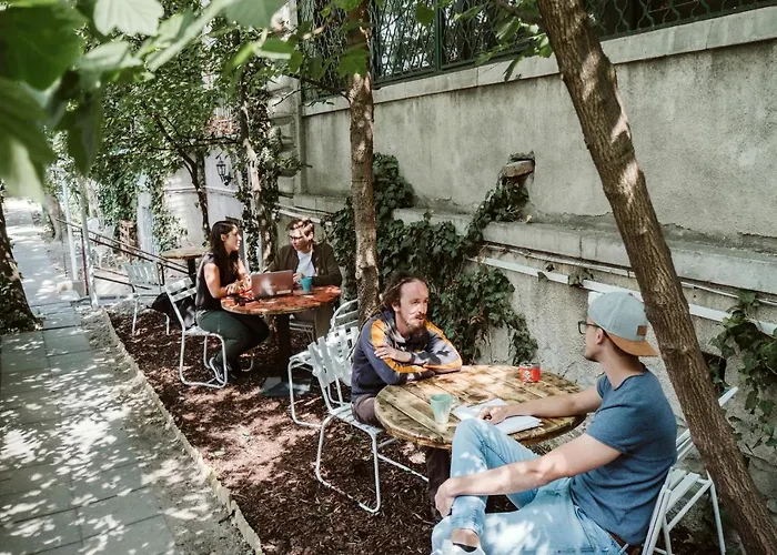 Baroque & Coworking Hostel