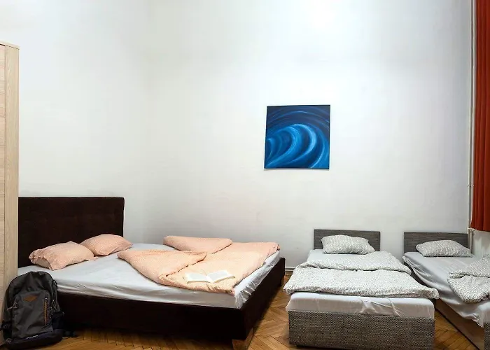 Hostel Baroque & Coworking